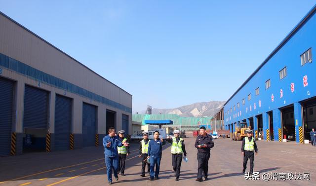 韩城交警：进企业送“安全”（图）