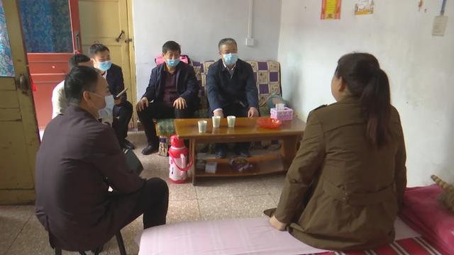 杨澎深入包联镇村排查解决脱贫攻坚存在问题（图）