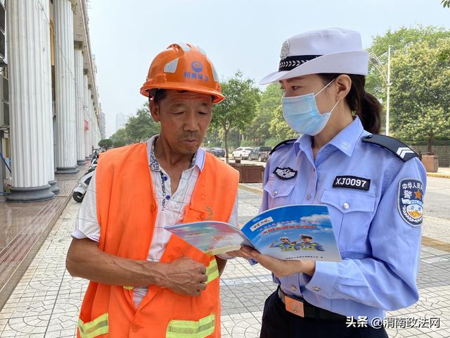 韩城交警“安全生产月”主题宣传忙（图）