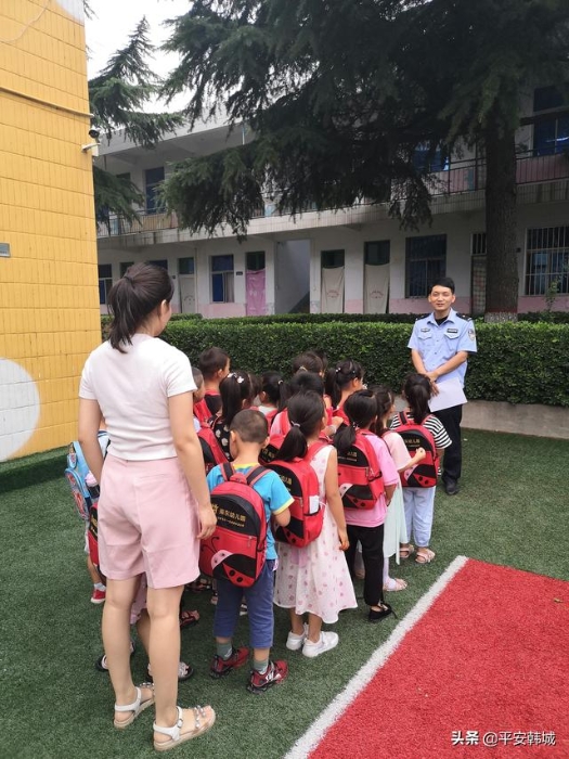 【百万警进千万家】警察蜀黍进校园  共享暑期快乐行