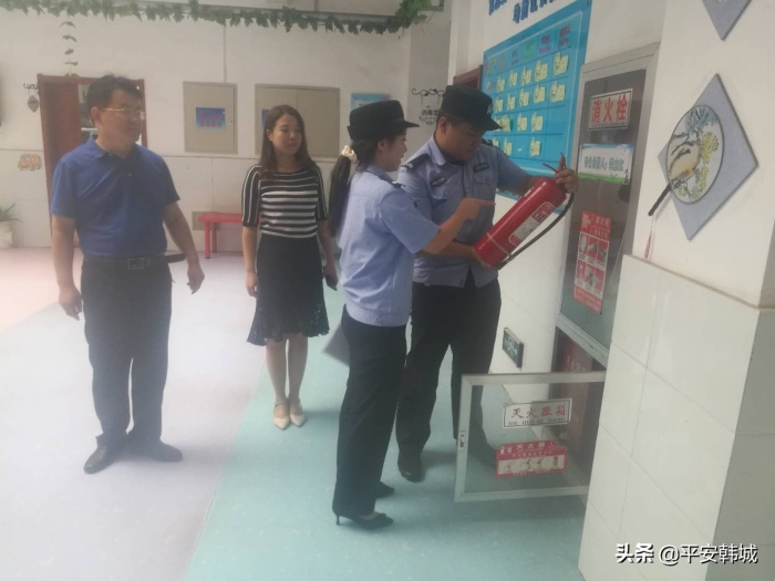 龙门派出所为“开学季”保驾护航