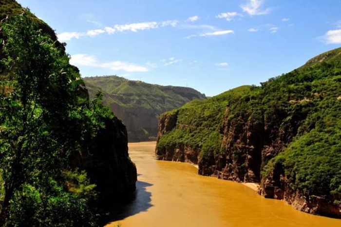 西安至韩城“绿巨人”开通影响千年文化名城（组图）