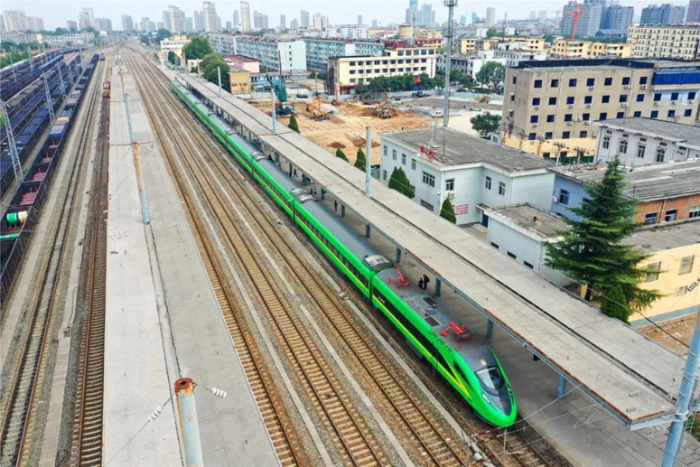 西安至韩城“绿巨人”开通影响千年文化名城（组图）