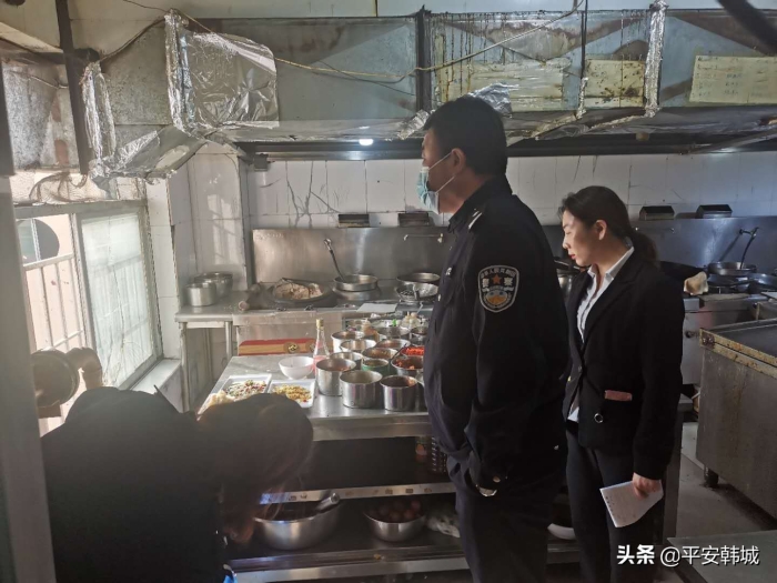 新城派出所开展餐饮业安全生产大检查