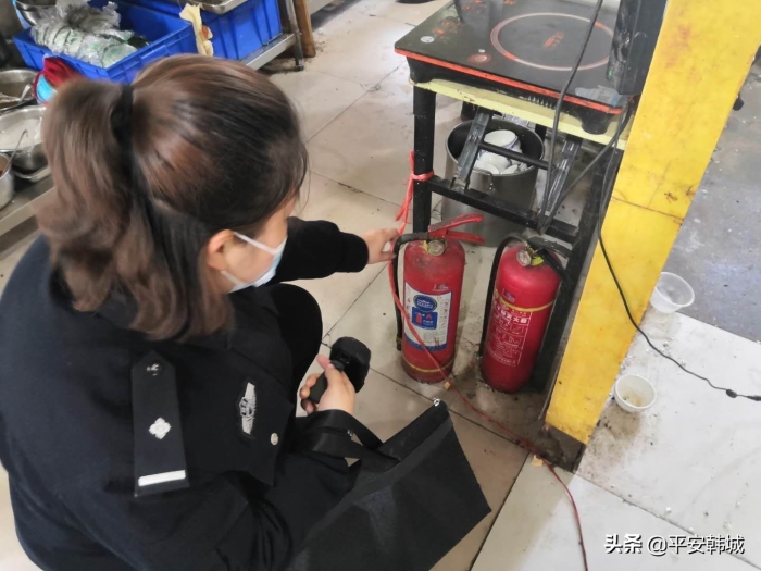 新城派出所开展餐饮业安全生产大检查