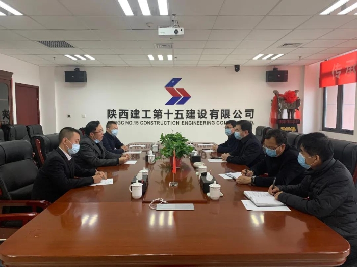 亢振峰检查森林防火工作并慰问一线护林员和山区脱贫群众（图）