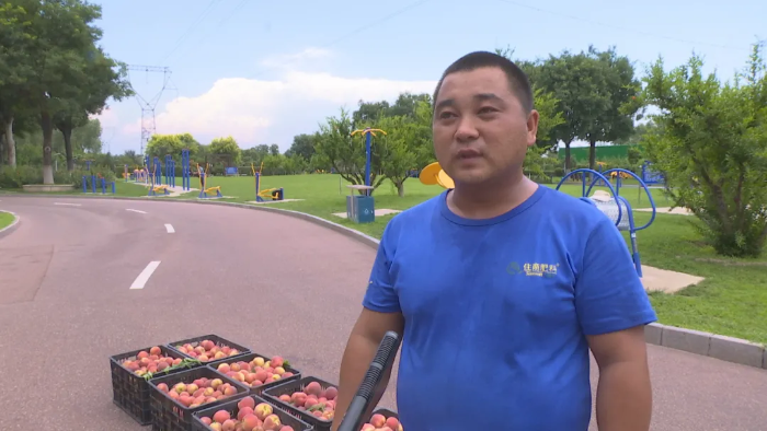 韩城：80后创业青年爱心助力城市环卫工作（图）