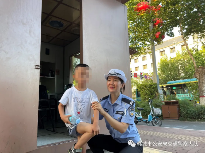 韩城暖心交警迅速帮助走失儿童找到家人（图）