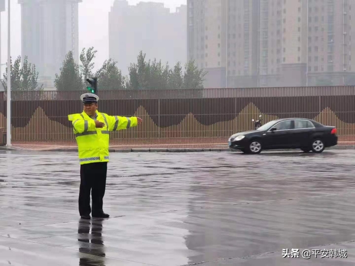 雨中彰显担当 韩城公安全力护航十四运会安保（图）