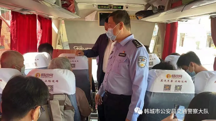 韩城市公安局交警大队深入客运企业开展“中秋节”安全大检查（图）