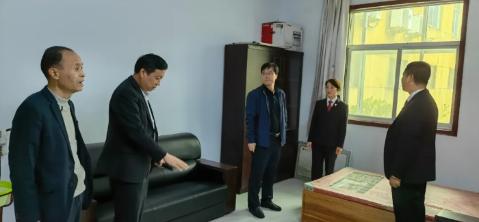 韩城法院代院长徐天宝走基层，访民意，凝聚基层法庭向心力（图）