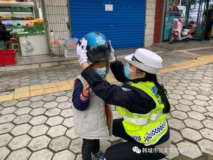 韩城公安交警持续推进“一盔一带”专项整治行动（图）