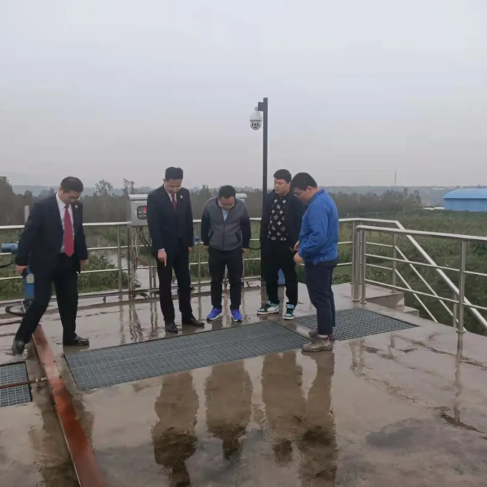 韩城检察：泥泞中那一行蜿蜒的脚印（图）
