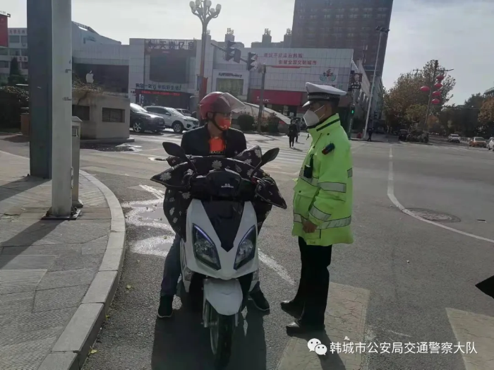 韩城公安交警开展“一盔一带”集中整治（图）