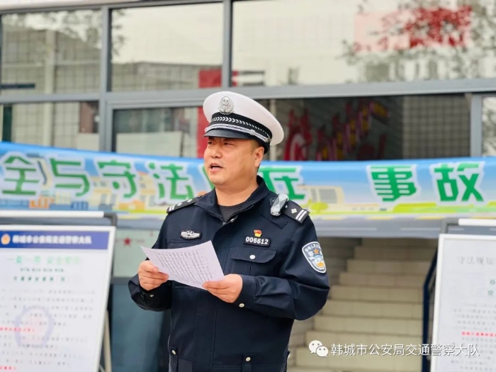 韩城：关爱环卫工人，从交通安全开始！（图）